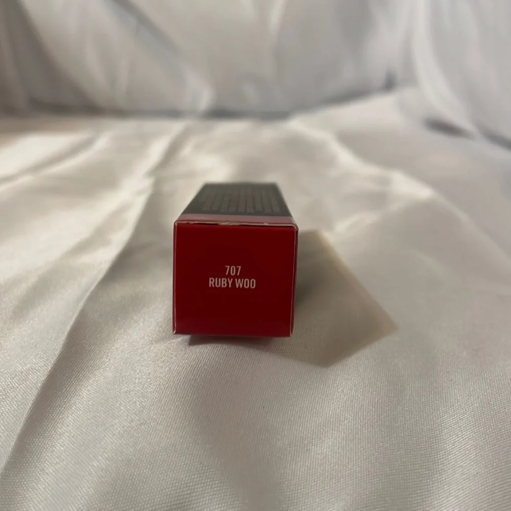 MAC COSMETICS RUBY WOO LIPSTICKS - Picture 2 of 4